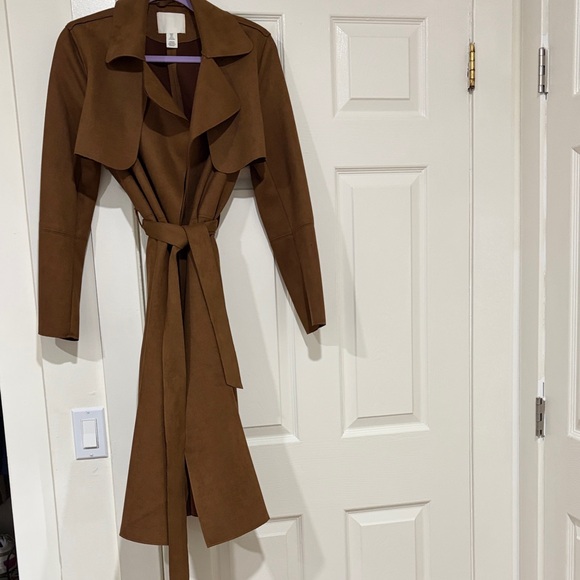 H&M Jackets & Blazers - H&M Chic Tan Trench Coat